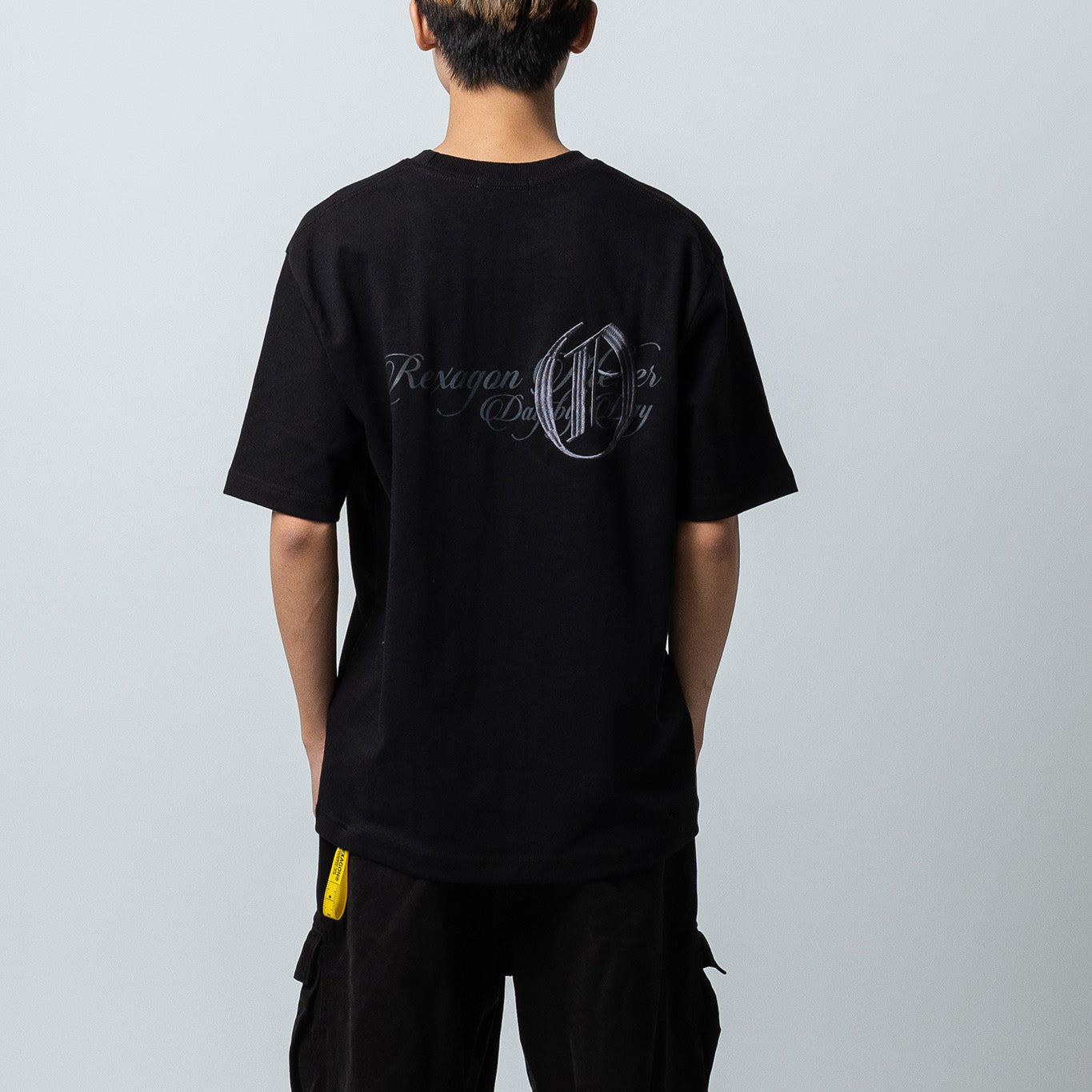 REXAGON DAY BY DAY LOGO EMBRORIDERY TEE - BLK